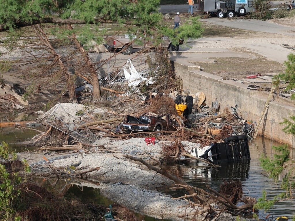 Vista de los escombros que dejó las inundaciones en el río Guadalupe en Kerville, Texas, el 8 de julio de 2025.
