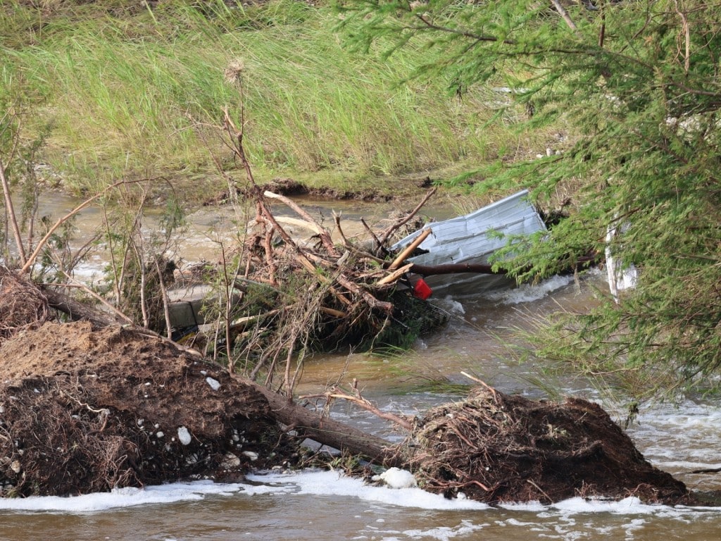 Vista de los escombros que dejó las inundaciones en el río Guadalupe en Kerville, Texas, el 8 de julio de 2025.