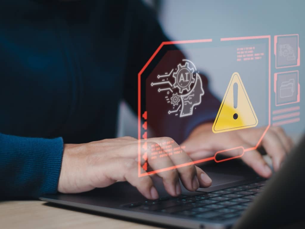 Imagen de una persona en su laptop