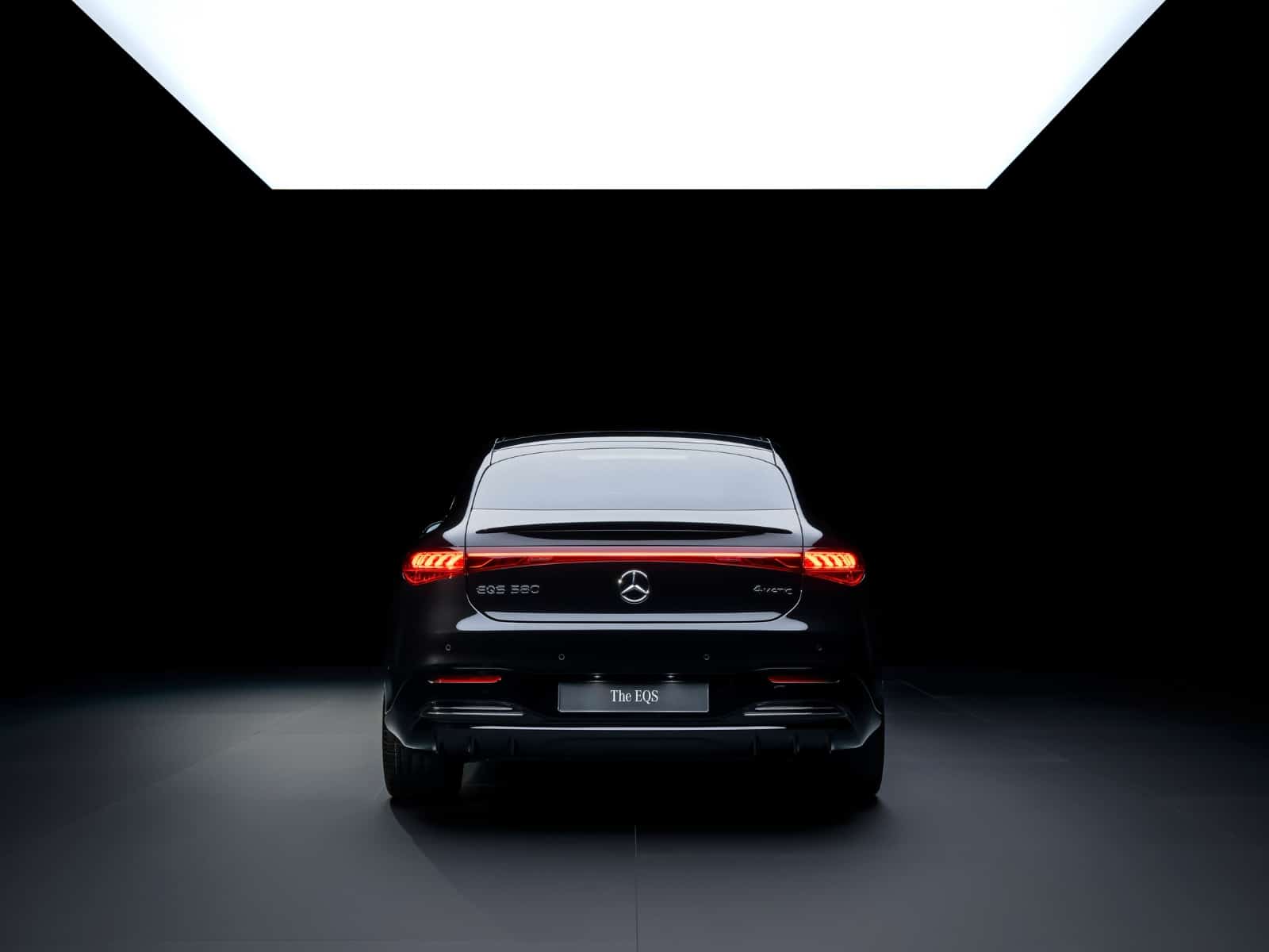 Vista trasera del Mercedes EQS 450 4MATIC Sedan 2025