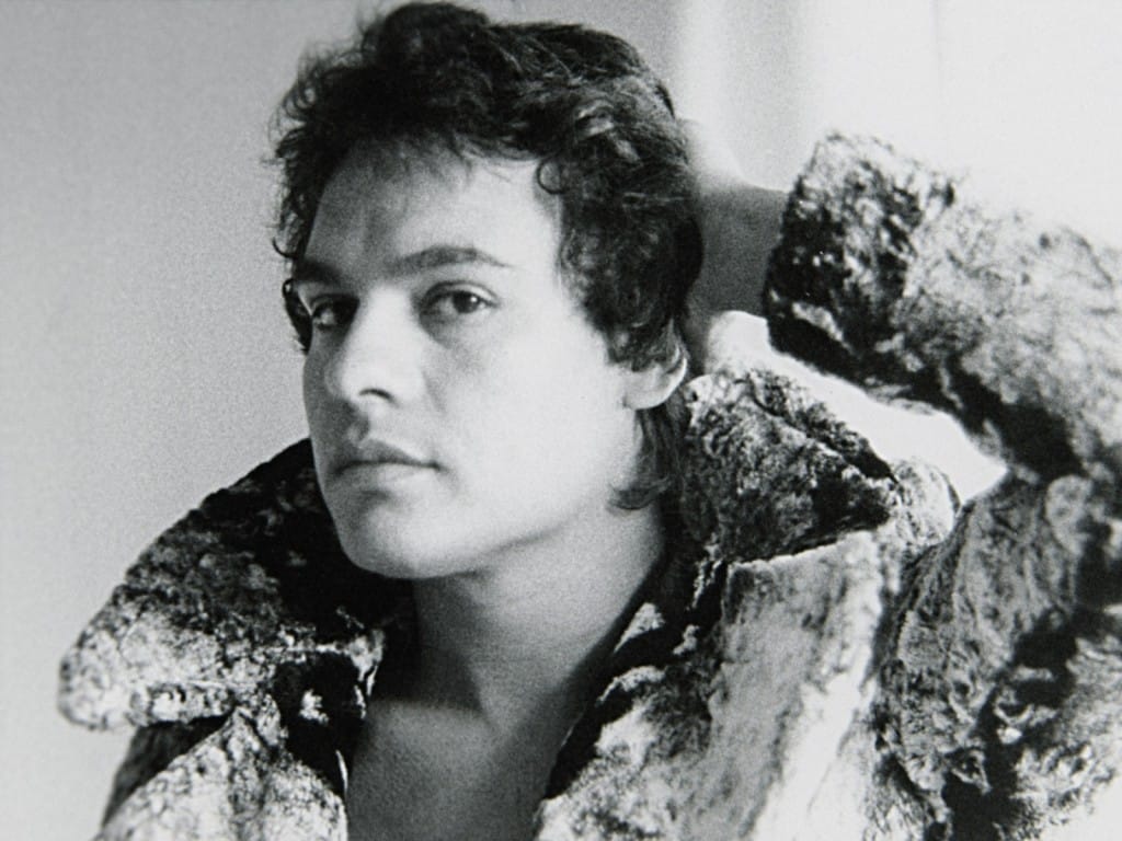 Imagen de un joven Juan Gabriel