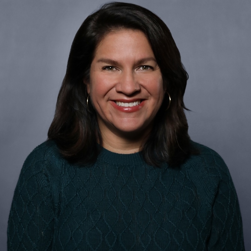 Foto de la abogada Kira Romero-Craft del Brennan Center for Justice