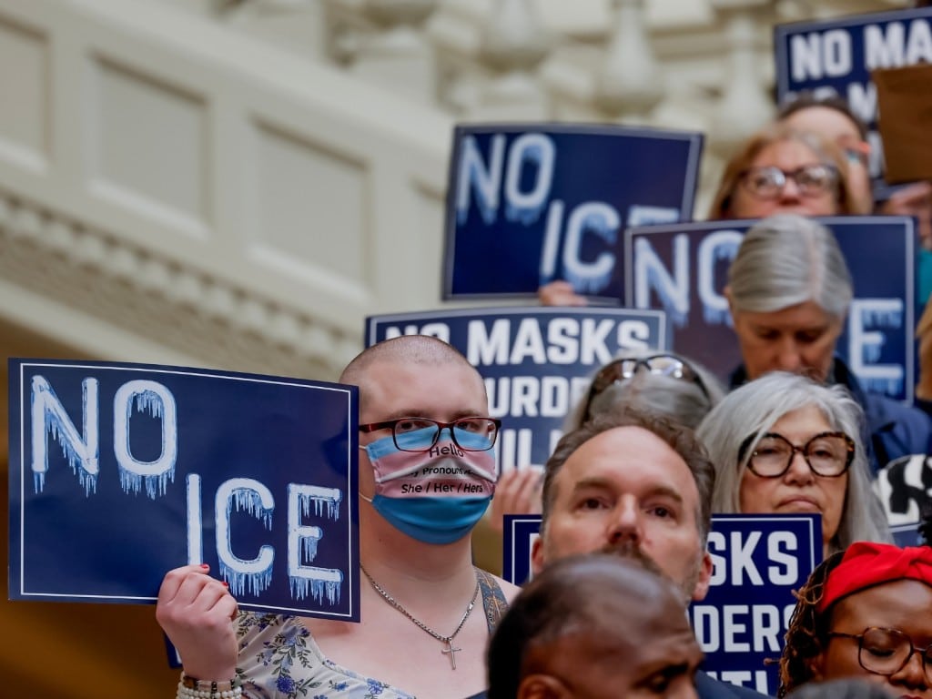 Ciudadanos de Minnesota protestan por el accionar de ICE en el estado