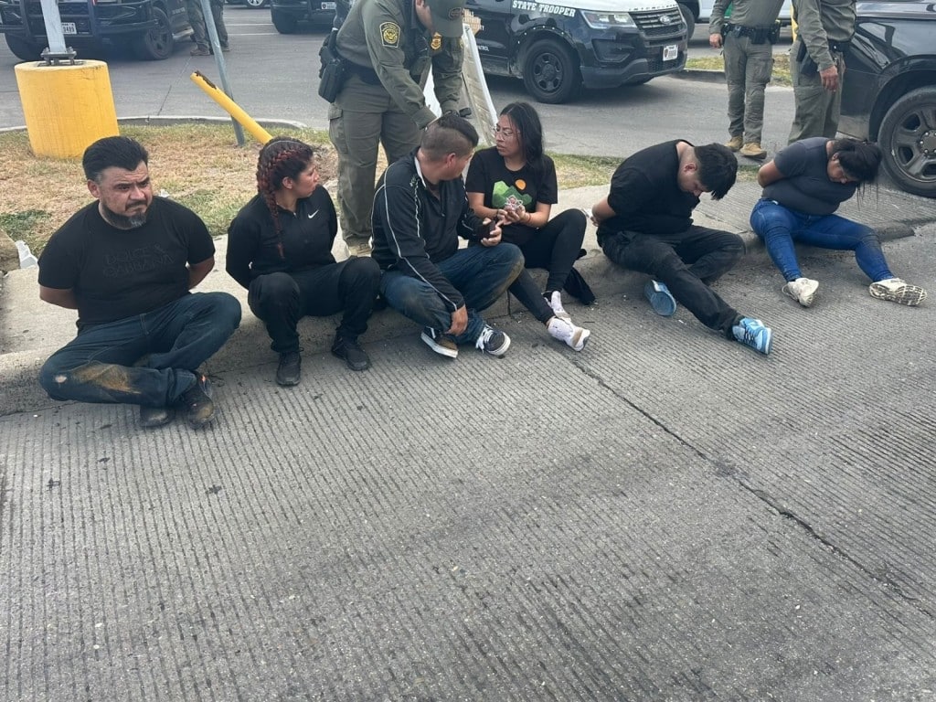 Inmigrantes indocumentados detenidos