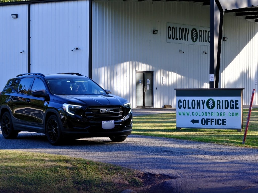 Vista del exterior de una de la sedes corporativas de Colony Ridge o Terrenos Houston