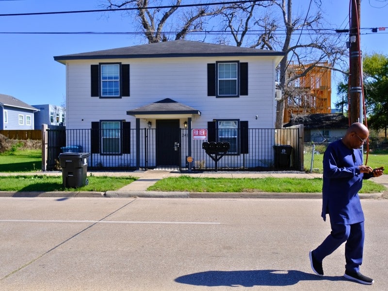 Edificio de cuatro unidades ubicado en el Tercer Barrio de Houston, adquirido por el Houston Community Land Trust a finales de 2024