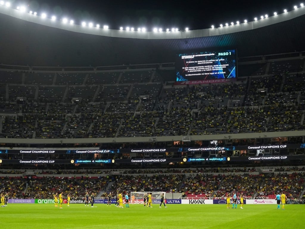 El árbitro Walter López suspende el encuentro de la Liga de Campeones CONCACAF entre el América de México y Nashville SC de la MLS