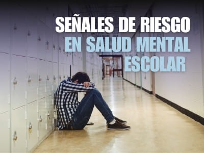 Imagen de un joven escolar en los pasillos de una escuela