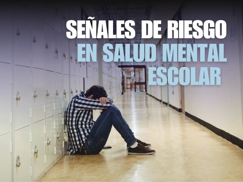 Imagen de un joven escolar en los pasillos de una escuela