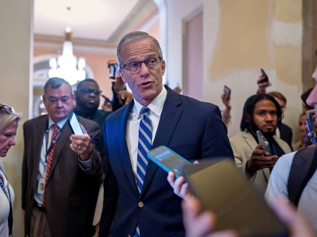 El líder de la mayoría en el Senado, John Thune, republicano de Dakota del Sur