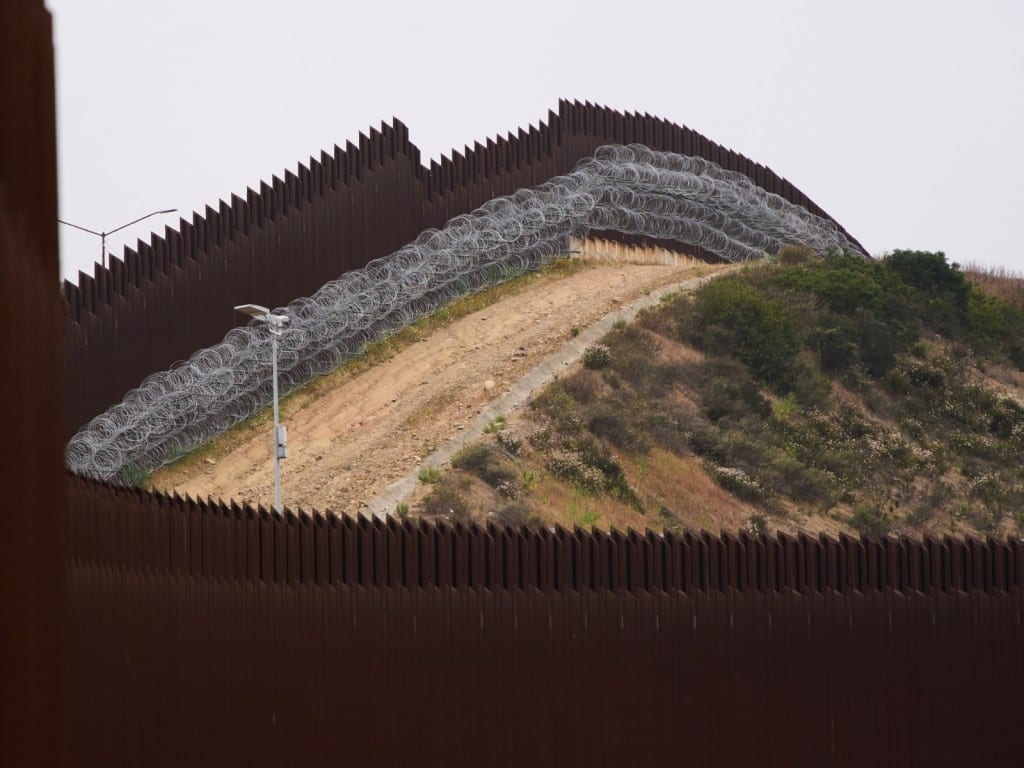 la frontera entre Tijuana, México, y los EE. UU.