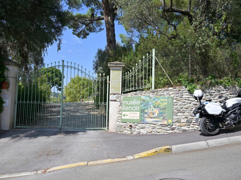 La entrada del Museo Renoir
