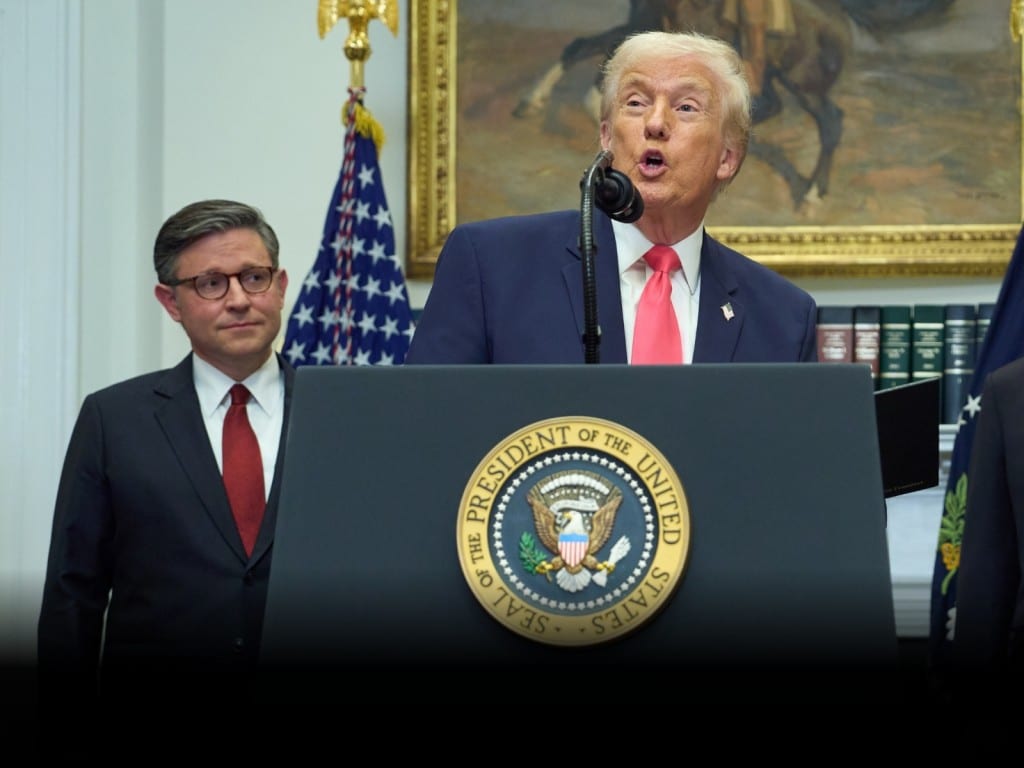 El presidente Donald Trump habla durante un evento