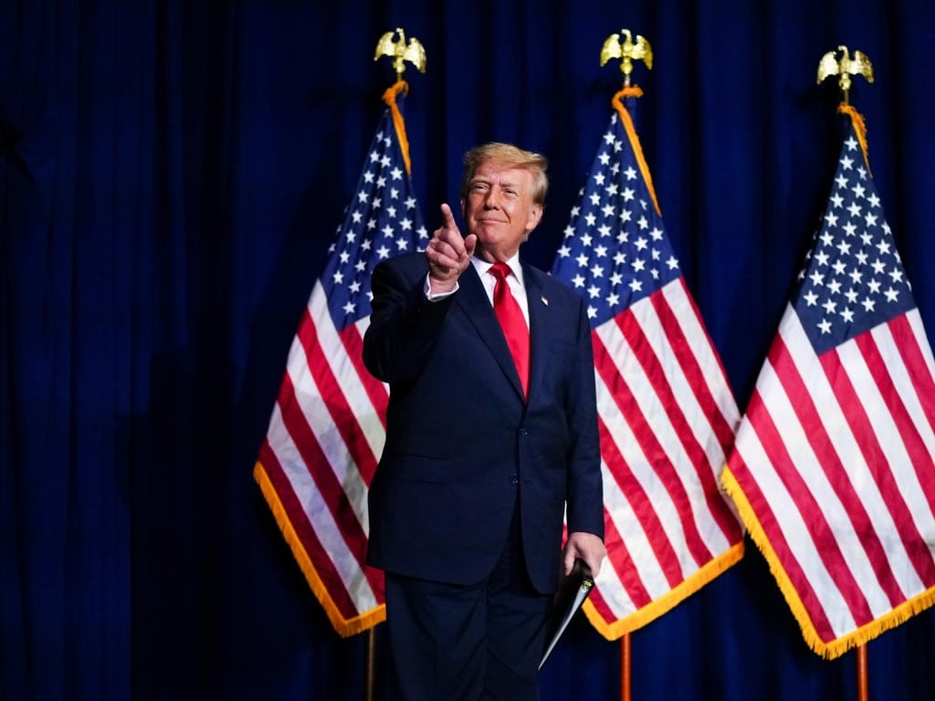 Presidente Donald Trump se presenta para dar un discurso