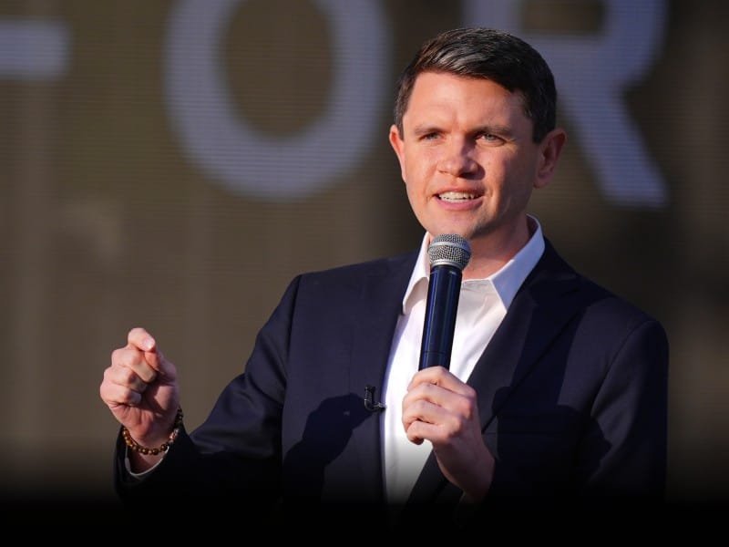 Candidato demócrata al Senado por Texas, James Talarico, en un mitin